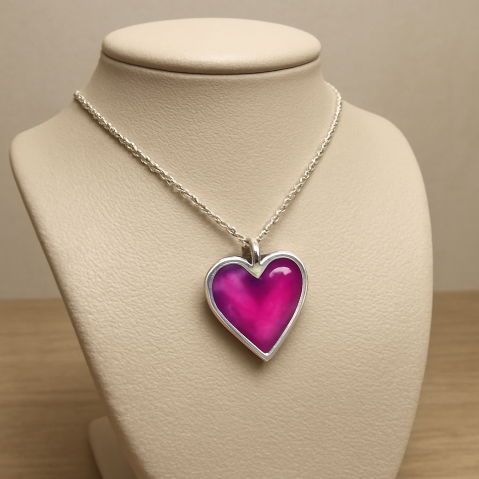 Elegant Silver Heart Pendant Necklace with Kundan Setting, Delicate 18-Inch Chain