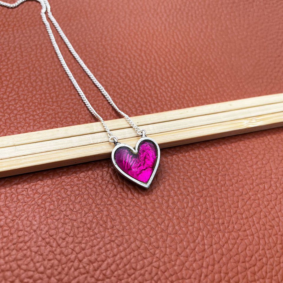 Elegant Silver Heart Pendant Necklace with Kundan Setting, Delicate 18-Inch Chain